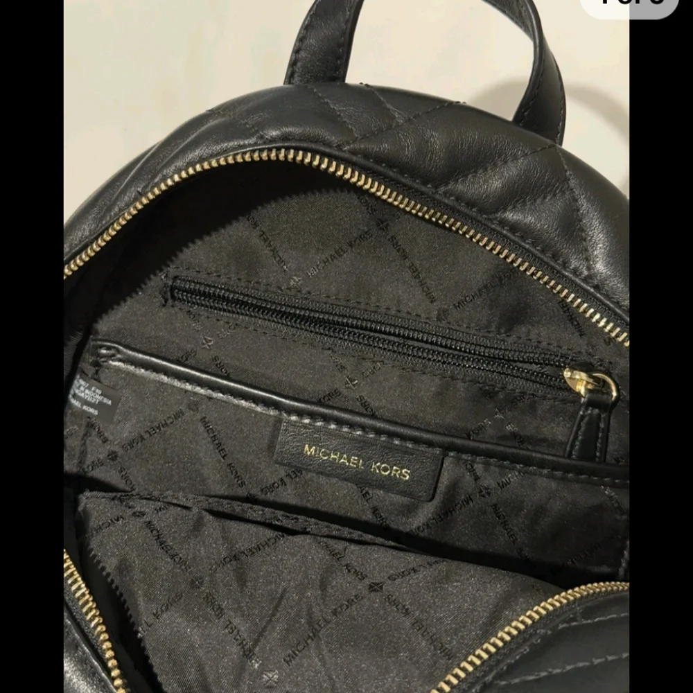 Michael Kors Abbey Medium Backpack Leather Quilted Black - Picture 6 of 10